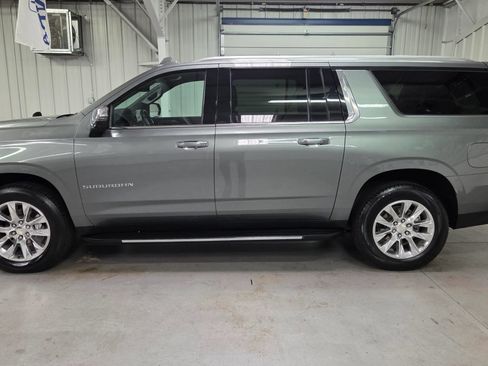 Used 2023 Chevrolet Suburban Premier RWD image 3