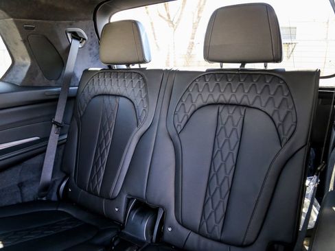 New 2026 BMW X7 M60i image 27