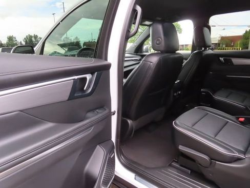 Used 2026 Buick Enclave Preferred AWD/4WD image 20