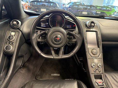 Used 2015 McLaren 650S Spider image 11