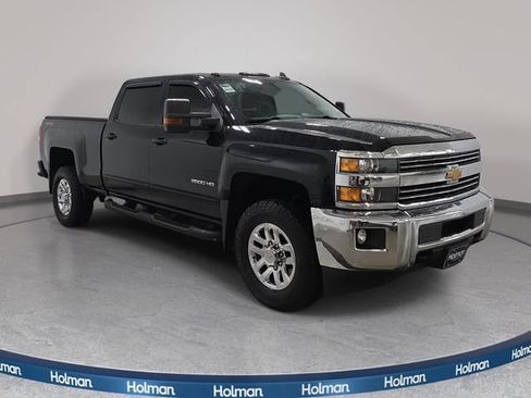 Used 2016 Chevrolet Silverado 2500 LT w/ LT Convenience Package AWD/4WD image 4