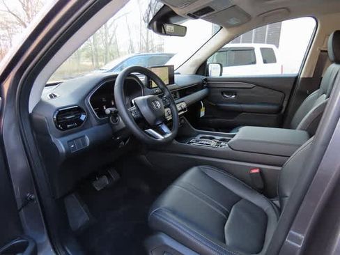 New 2026 Honda Pilot Touring image 2