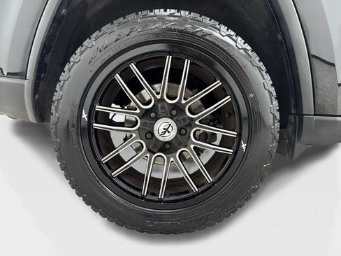 Used 2018 Jeep Grand Cherokee Laredo AWD/4WD image 48
