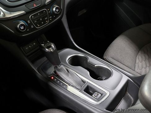 Used 2019 Chevrolet Equinox LT FWD image 24