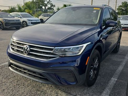 Used 2023 Volkswagen Tiguan SE FWD image 3