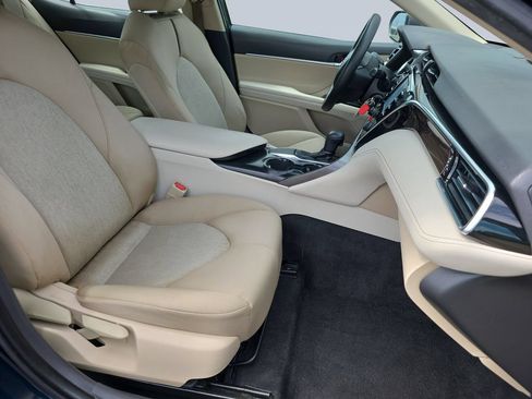 Used 2018 Toyota Camry LE FWD image 32