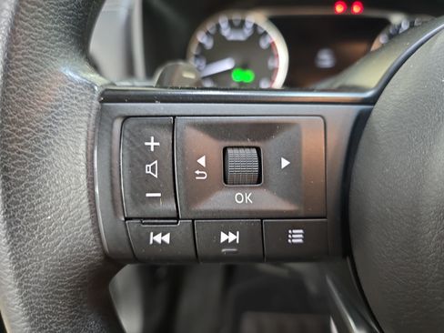 Used 2021 Nissan Rogue S FWD image 14