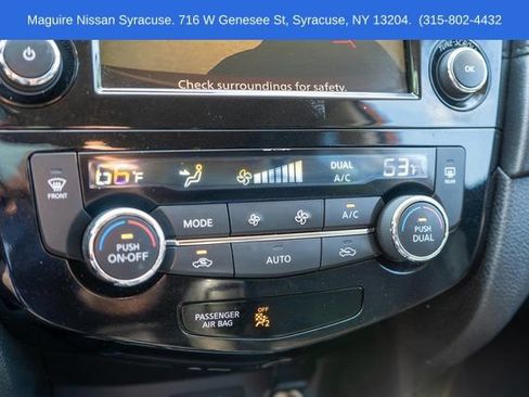 Used 2018 Nissan Rogue SV AWD/4WD image 28