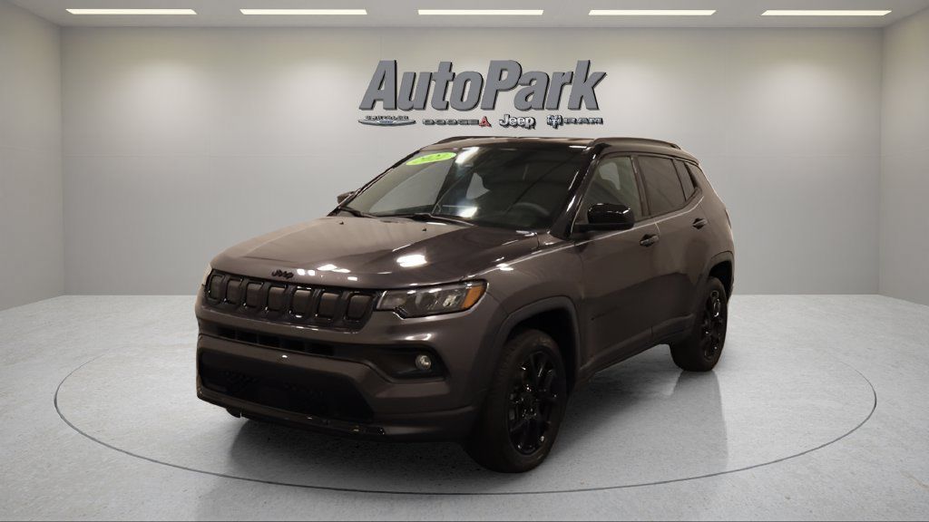 Certified 2022 Jeep Compass Latitude AWD/4WD image 3