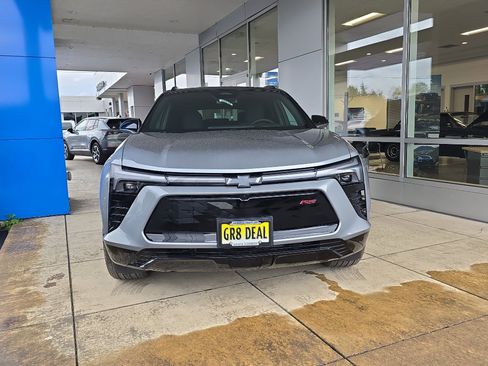 New 2026 Chevrolet Blazer EV RS image 3
