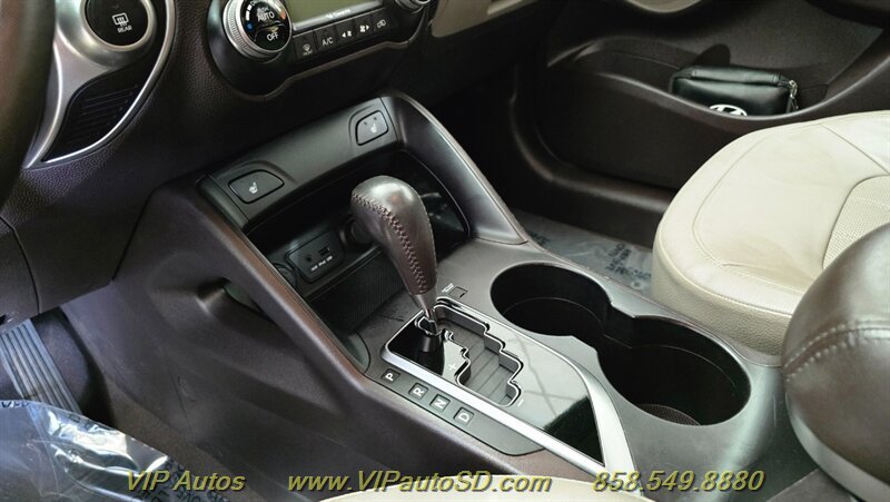 Used 2011 Hyundai Tucson Limited w/ Premium Pkg 3 FWD image 23
