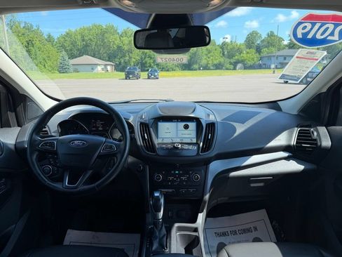 Used 2019 Ford Escape SEL w/ Ford Safe & Smart Package AWD/4WD image 3