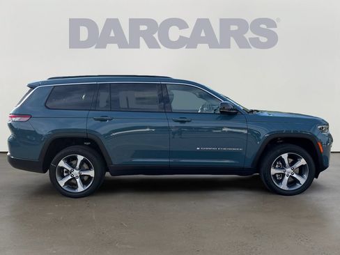 New 2026 Jeep Grand Cherokee L Limited w/ Luxury Tech Group II AWD/4WD image 8
