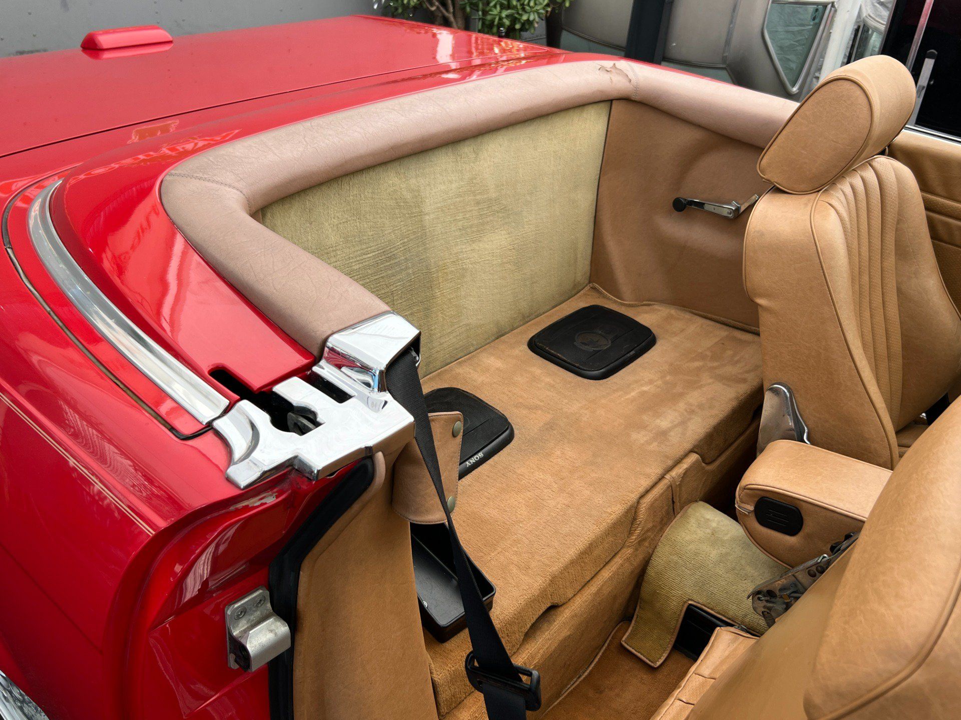 Used 1987 Mercedes-Benz 560 SL image 15