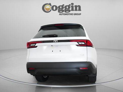 New 2026 Toyota Grand Highlander FWD image 13