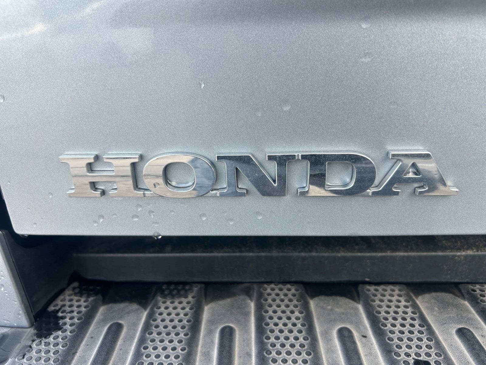 Used 2025 Honda Ridgeline Sport image 17