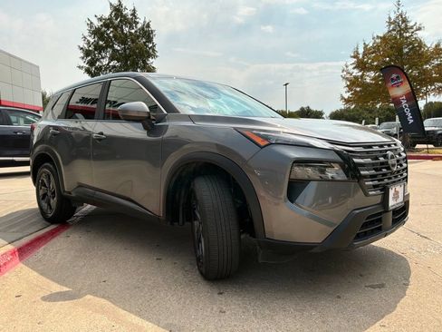 Used 2026 Nissan Rogue SV FWD image 4