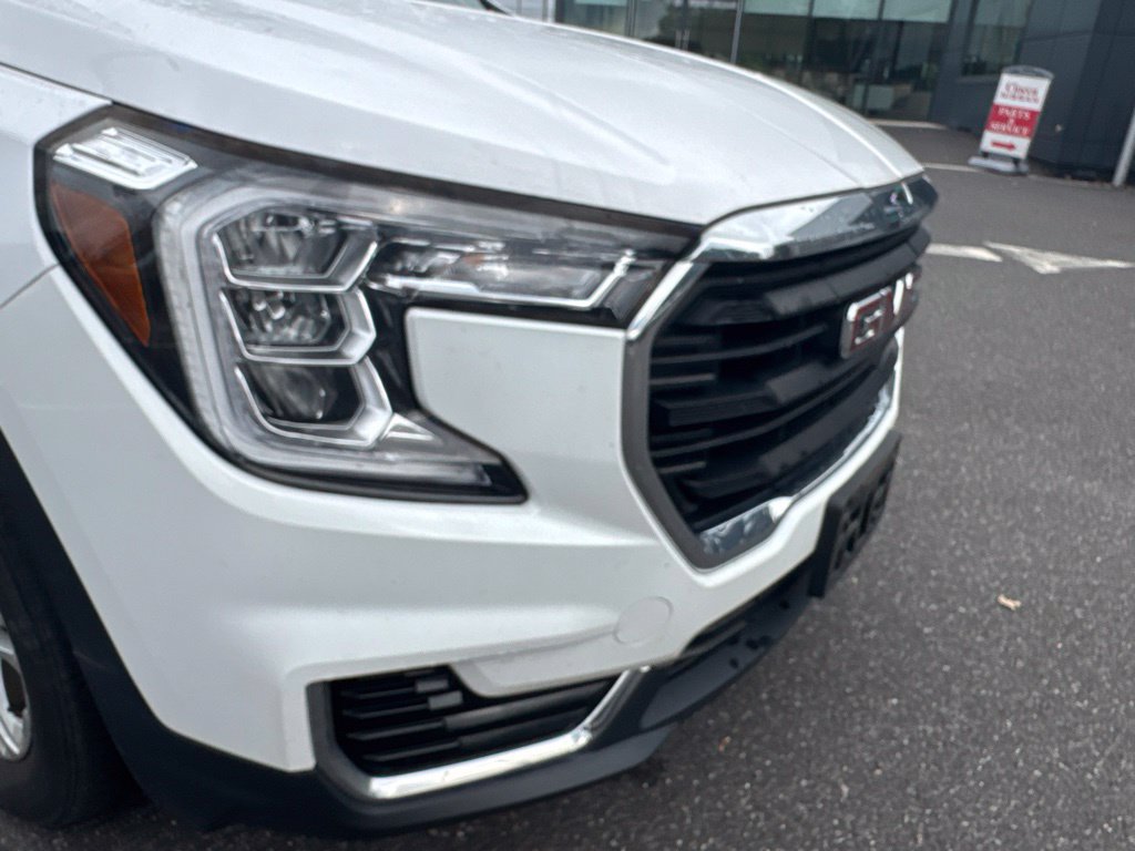 Used 2023 GMC Terrain SLE w/ Driver Convenience Package AWD/4WD image 30