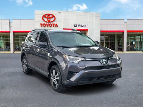 Used 2016 Toyota RAV4 LE FWD image 2