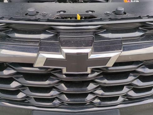 Certified 2024 Chevrolet Trax RS w/ Sunroof Package FWD image 31