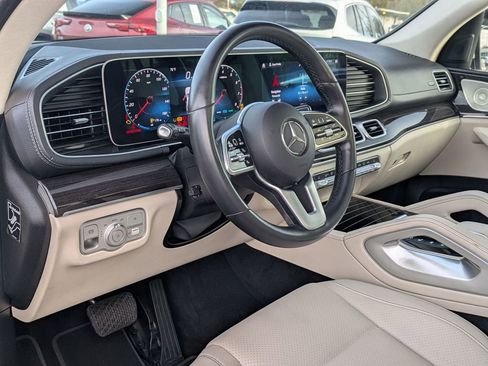 Used 2022 Mercedes-Benz GLS 450 4MATIC image 11