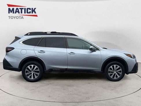 Used 2022 Subaru Outback Premium w/ Popular Package #1 AWD/4WD image 8