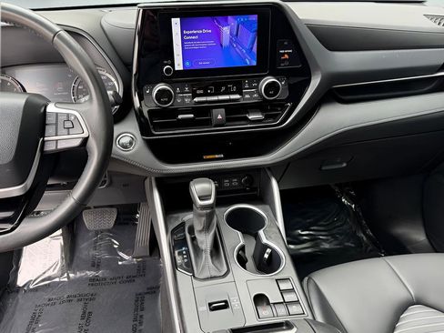 Used 2023 Toyota Highlander XSE FWD image 47