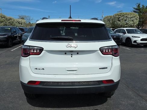 Used 2022 Jeep Compass Latitude AWD/4WD image 7