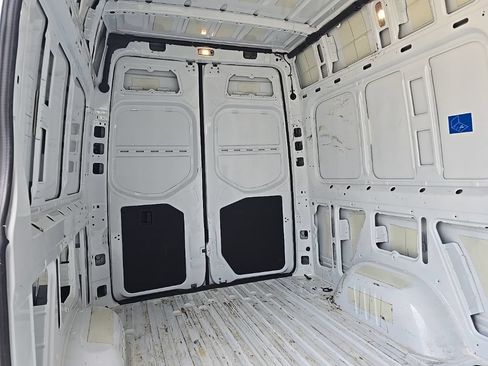 Used 2024 Mercedes-Benz Sprinter 2500 image 16