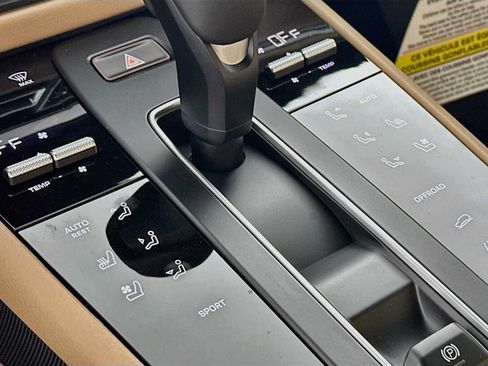 New 2026 Porsche Macan AWD/4WD image 21