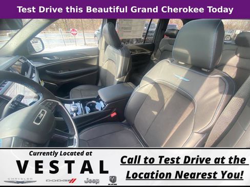 New 2023 Jeep Grand Cherokee Trailhawk AWD/4WD image 36