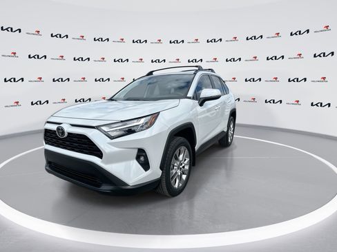 Used 2025 Toyota RAV4 XLE Premium image 4