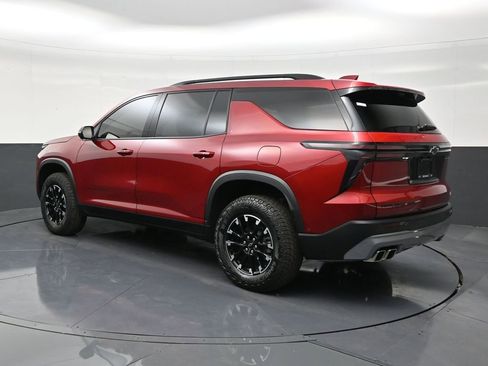 Used 2025 Chevrolet Traverse Z71 w/ Enhanced Driving Package image 3