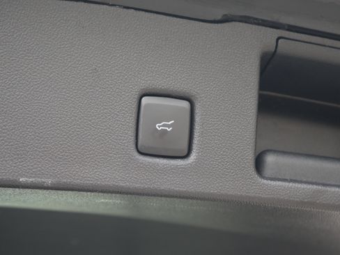 Certified 2025 Ford Escape Platinum AWD/4WD image 27