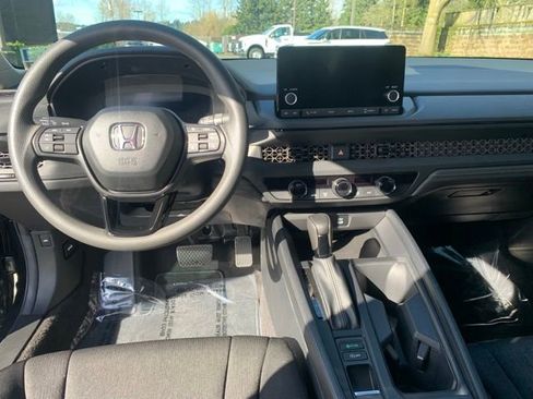 Used 2025 Honda Accord LX image 12
