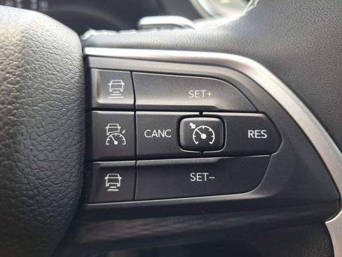 New 2025 Jeep Grand Cherokee L Laredo w/ Luxury Tech Group I image 21