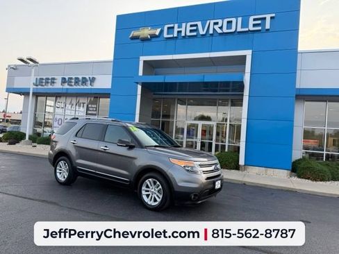 Used 2014 Ford Explorer XLT w/ Equipment Group 201A AWD/4WD image 1