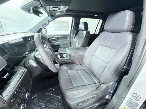 New 2026 Chevrolet Suburban RST w/ Comfort Package AWD/4WD image 13