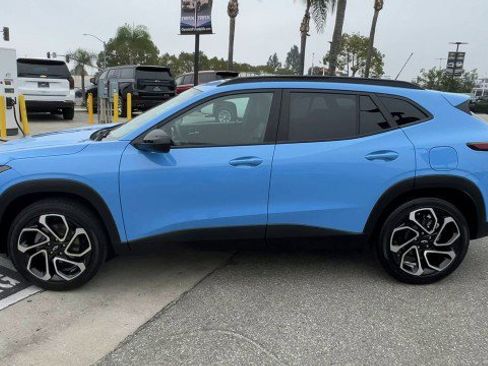 Used 2024 Chevrolet Trax RS w/ Sunroof Package image 5