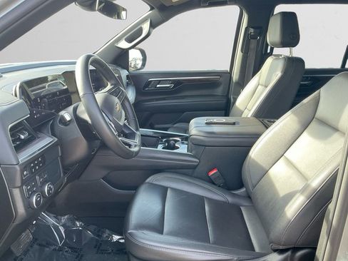 Used 2025 Chevrolet Tahoe LT image 9