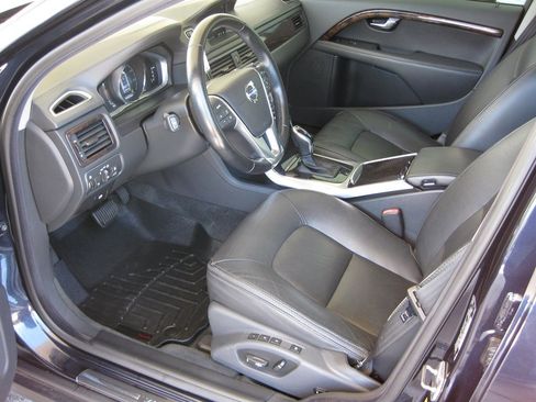 Used 2016 Volvo XC70 T5 Premier w/ Proximity Package image 11