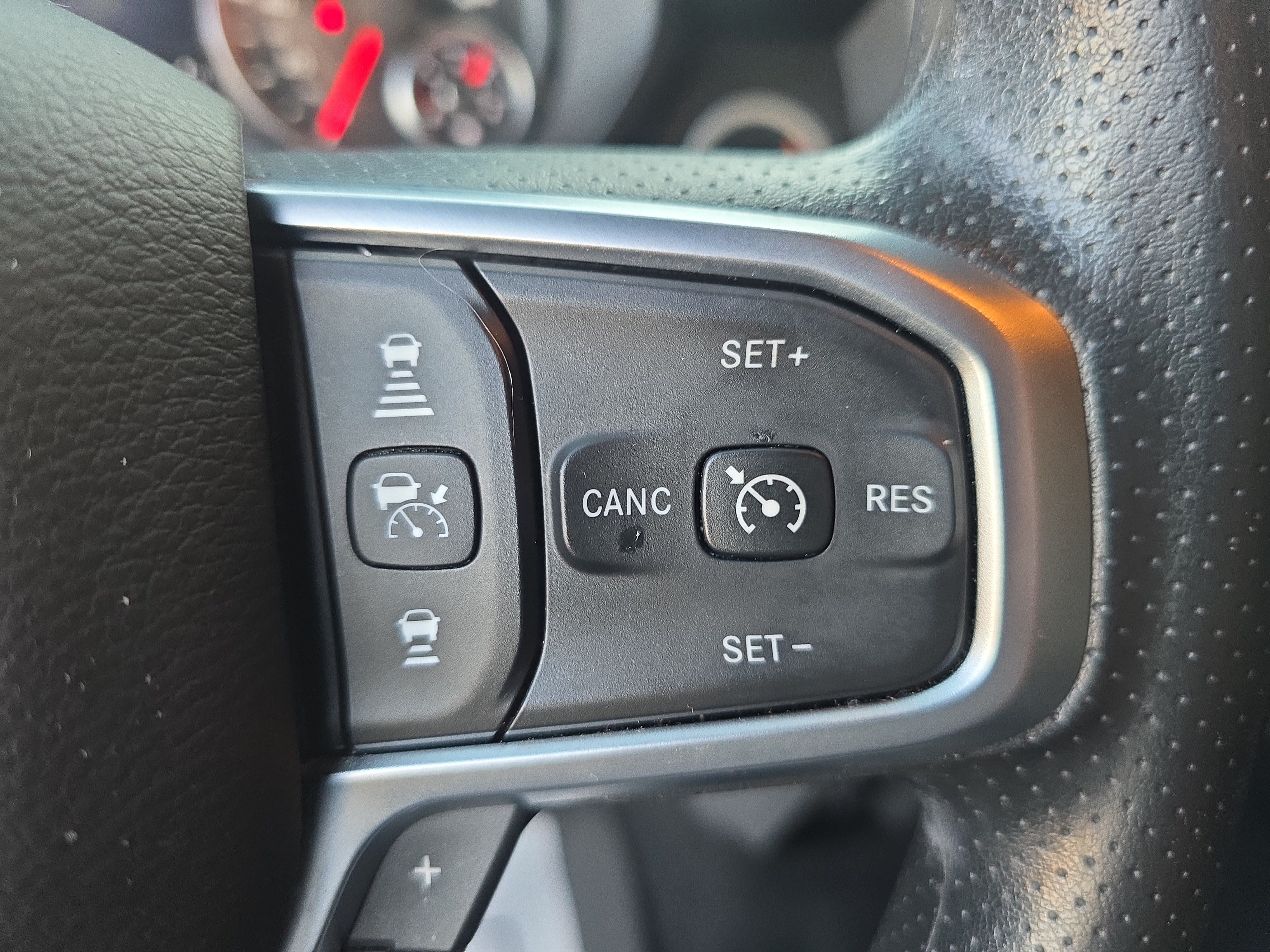 Used 2025 RAM 1500 Warlock AWD/4WD image 18