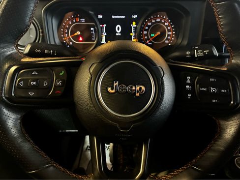 Used 2024 Jeep Gladiator Mojave w/ Technology Group image 19