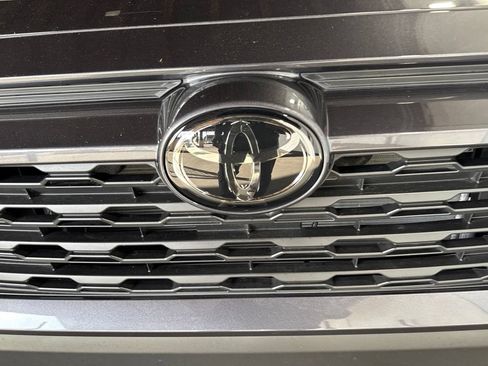 Used 2025 Toyota RAV4 XLE FWD image 15