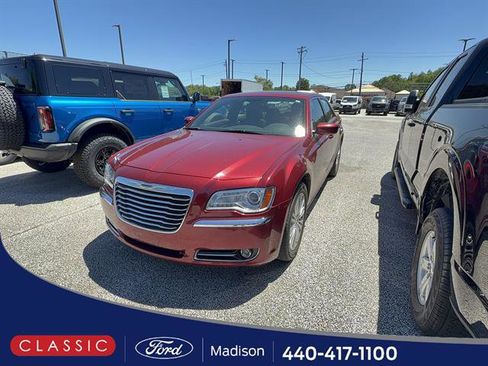 Used 2014 Chrysler 300 AWD w/ Driver Convenience Group image 1