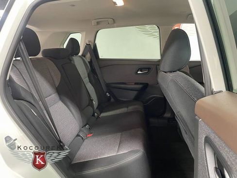 Used 2023 Nissan Rogue SV image 22