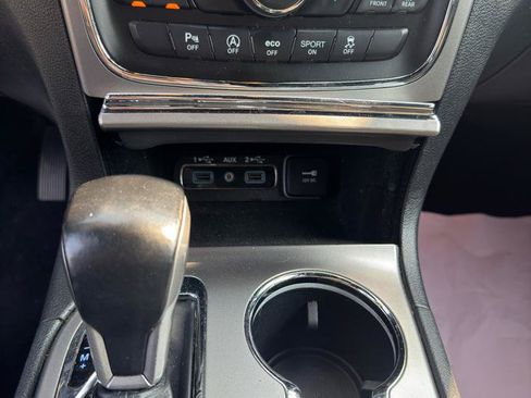 Used 2020 Jeep Grand Cherokee Laredo AWD/4WD image 14