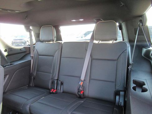 Used 2021 Chevrolet Tahoe Premier w/ Premium Package image 33