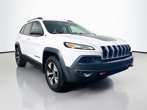 Used 2015 Jeep Cherokee Trailhawk w/ Comfort/Convenience Group AWD/4WD image 2
