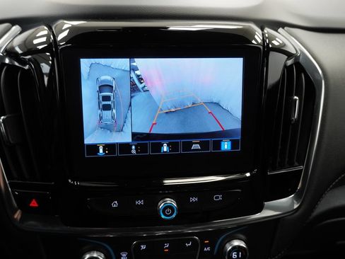 Used 2023 Chevrolet Traverse LT w/ Rear Camera Mirror Package AWD/4WD image 18